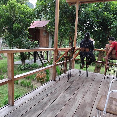 Bua Guesthouse Tangkahan 外观 照片